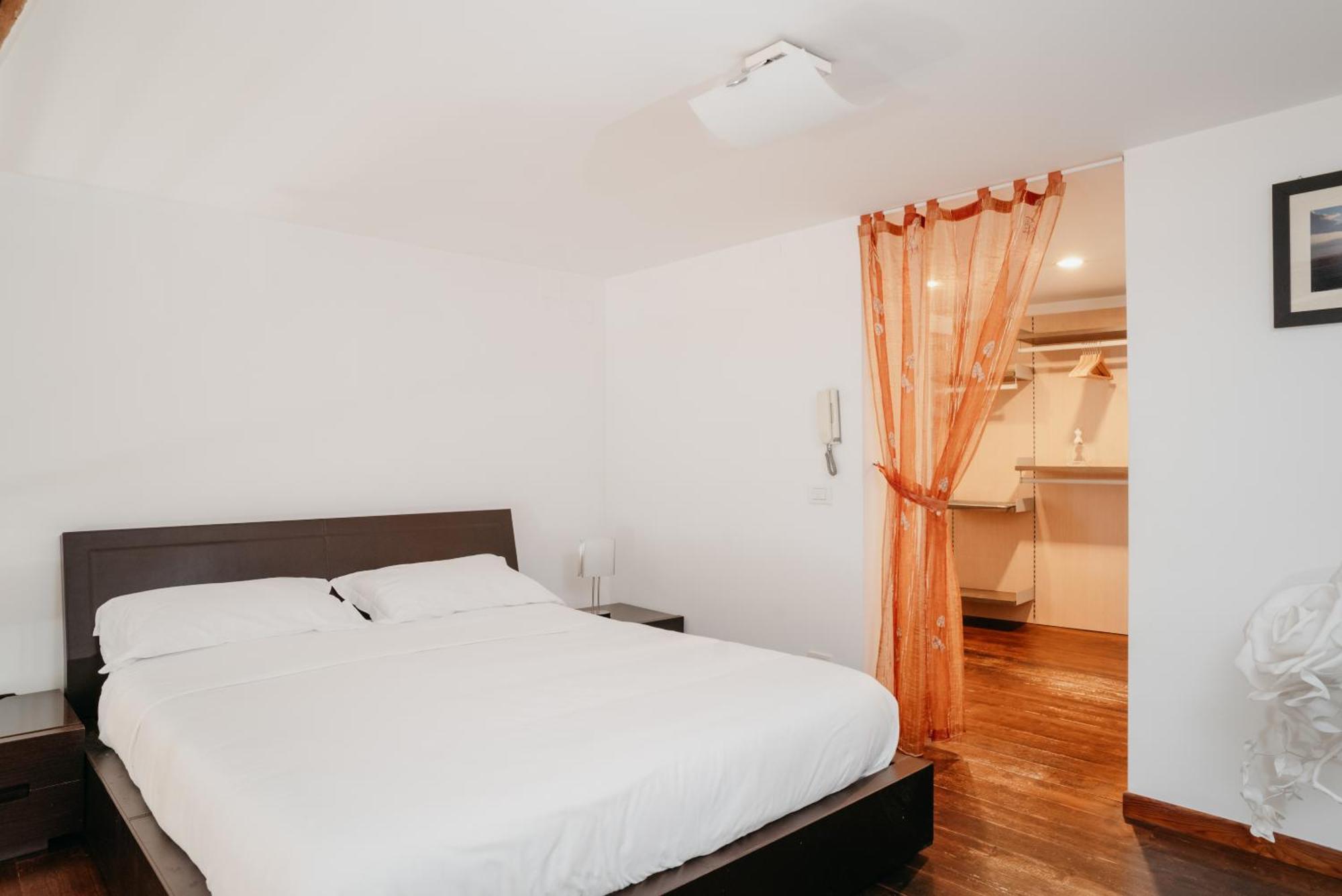 La Casa Dell' Avvocato - Centro Apartment เนเปิลส์ ภายนอก รูปภาพ